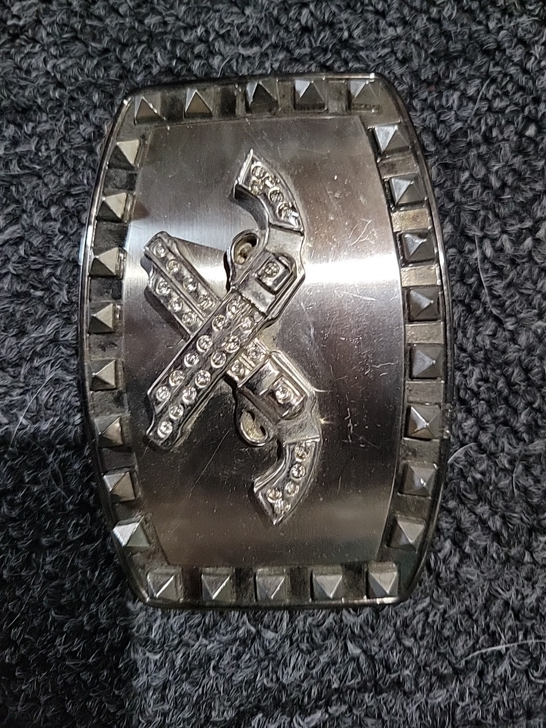 Great/Fun/Fashionable Belt Buckle Cross Guns Rhinestone Flare Silvertone Western