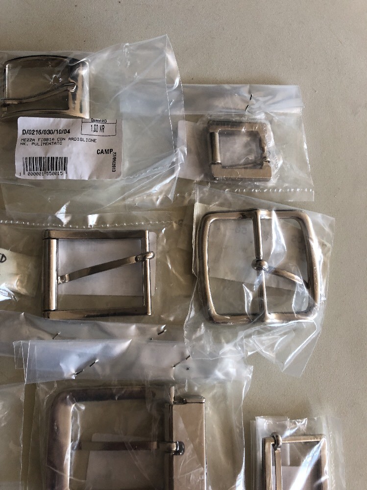 Lot of Belt Buckles Assorted Sizes All Metal Different Finishes (17 total) Craft