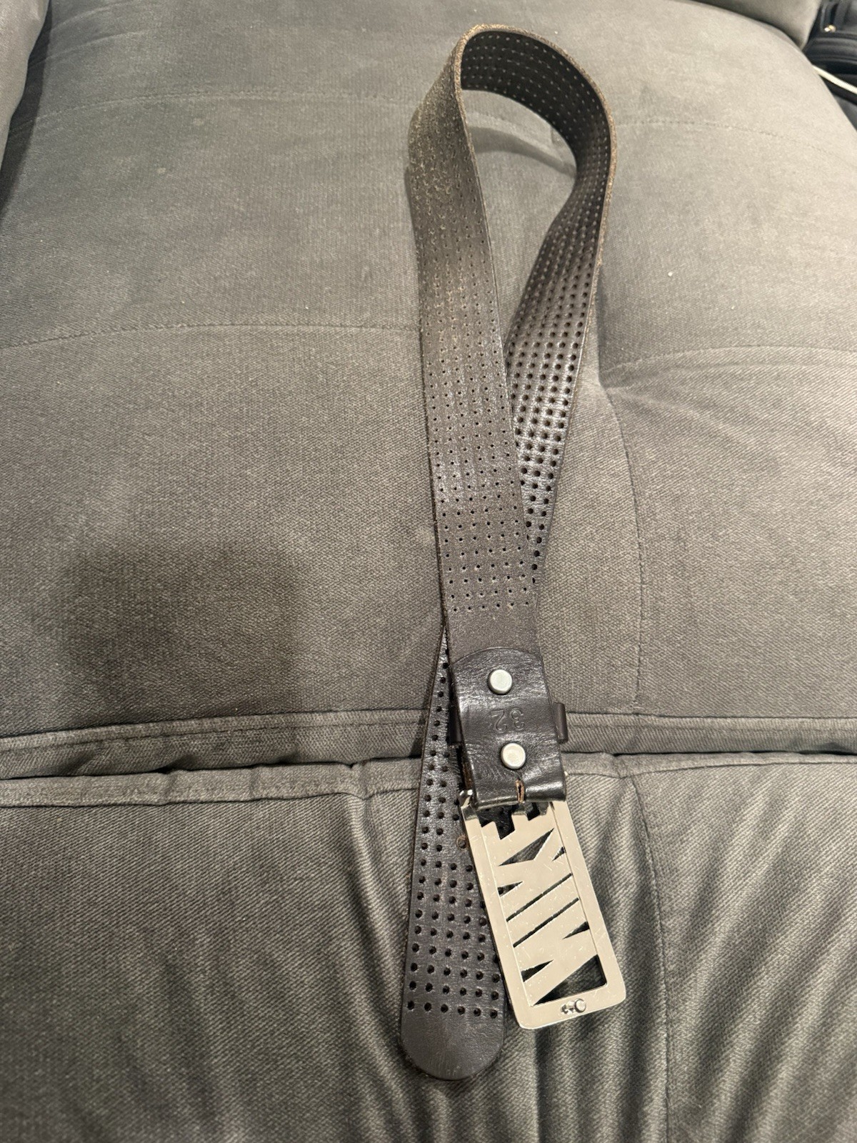 Nike Spellout Sliver Buckle Brown Leather Belt Sz.32