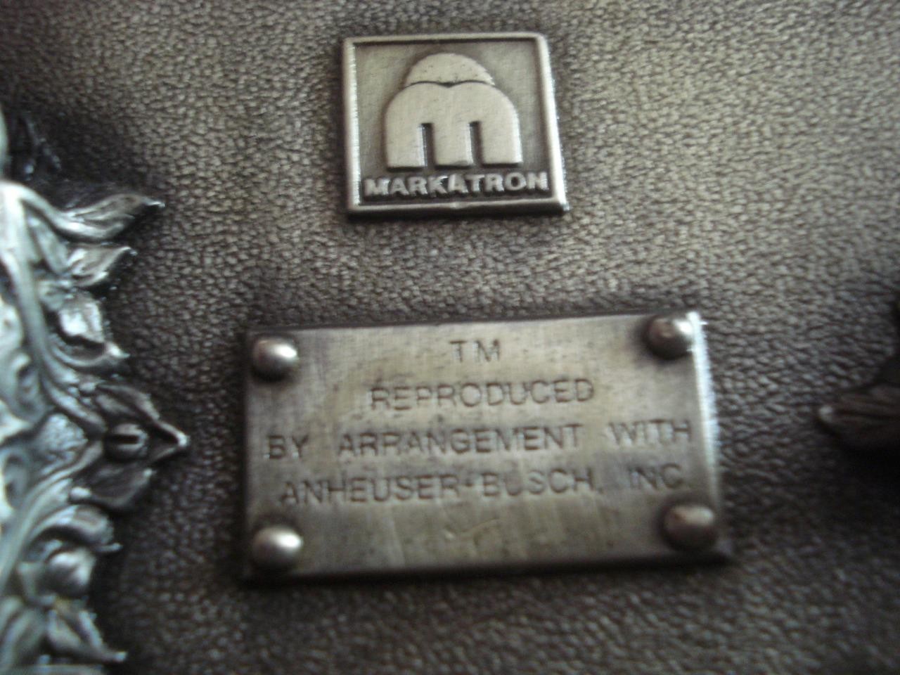 VINTAGE MARKATRON BUDWEISER CLYDESDALES BEER WAGON BELT BUCKLE (3&Prime; X 2 1/4&Prime;)