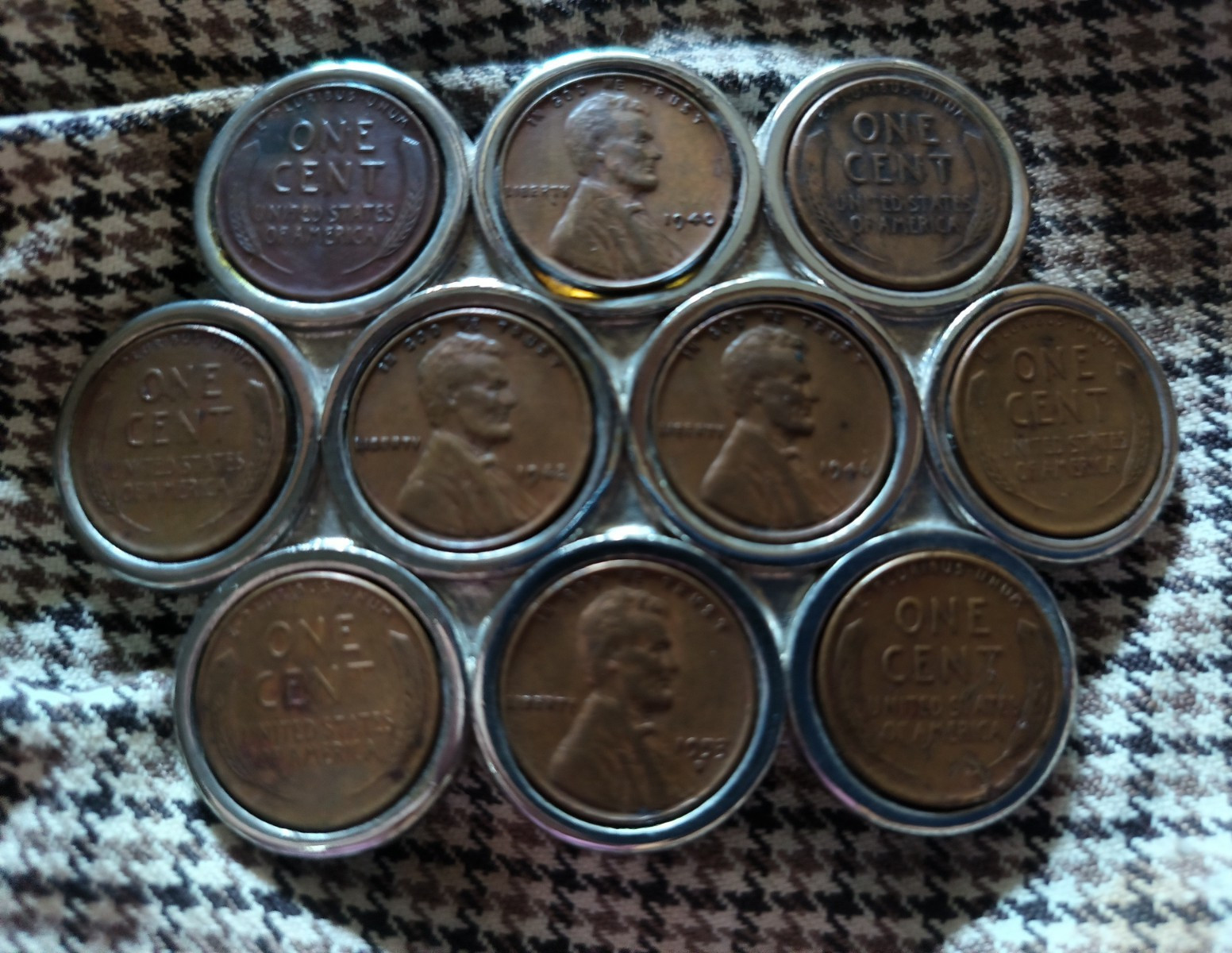 Men&rsquo;s Metal Frame Belt Buckle Lincoln Penny Coin Design Silver/Copper 1.5 in