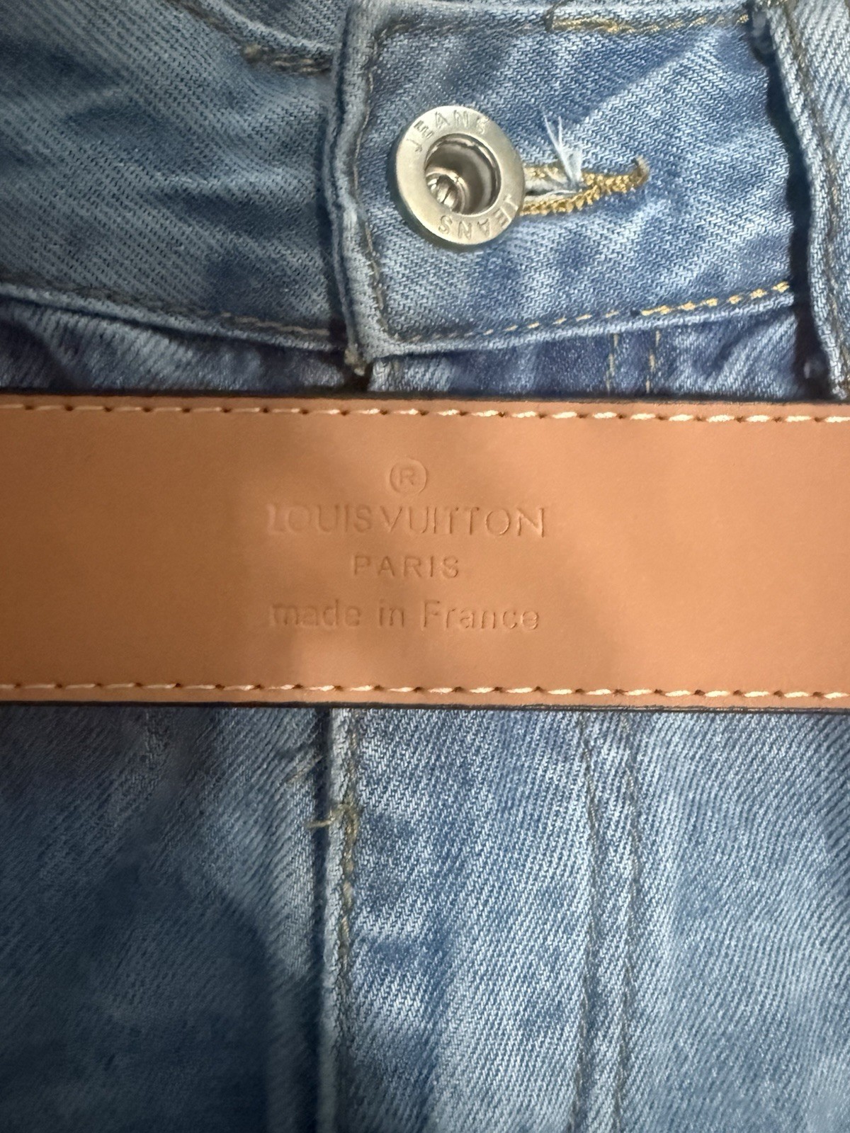 Men’s Blue Light Wash Denim Straight Jeans Regular Fit Button 5-Pocket Logo