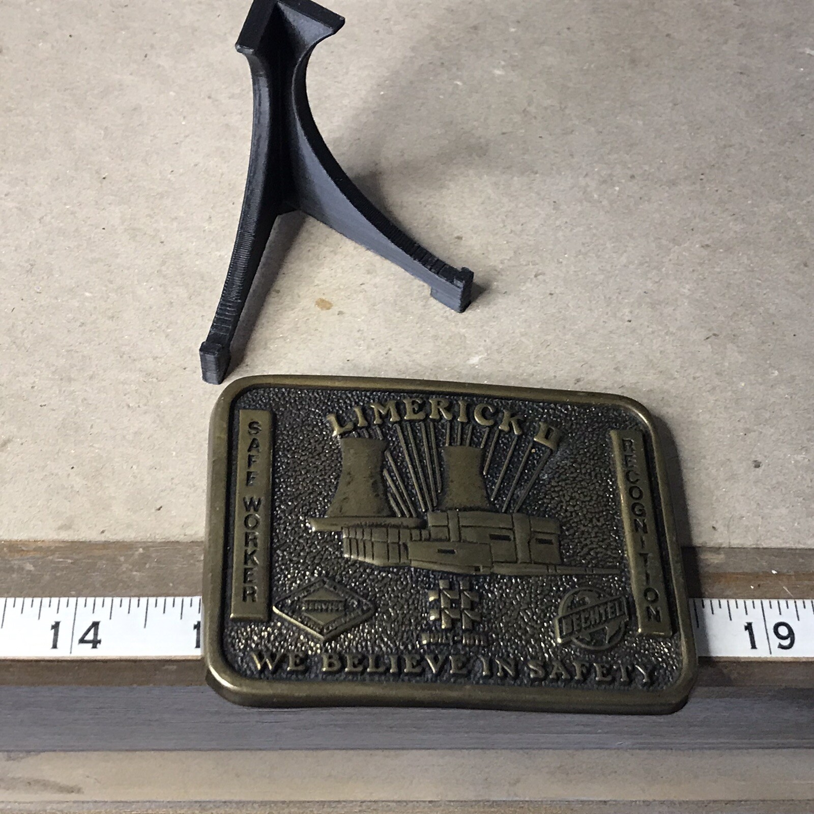 VTG 1983 LIMERICK II SAFETY WORKER AWARD SOLID BRASS USA MENS BELT BUCKLE BECHTE