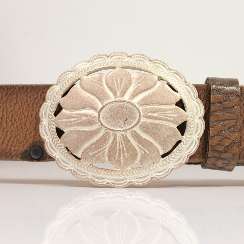 Floral Ornament Belt Buckle 4cm, Elegant Design in Roseperla & Dark Silver