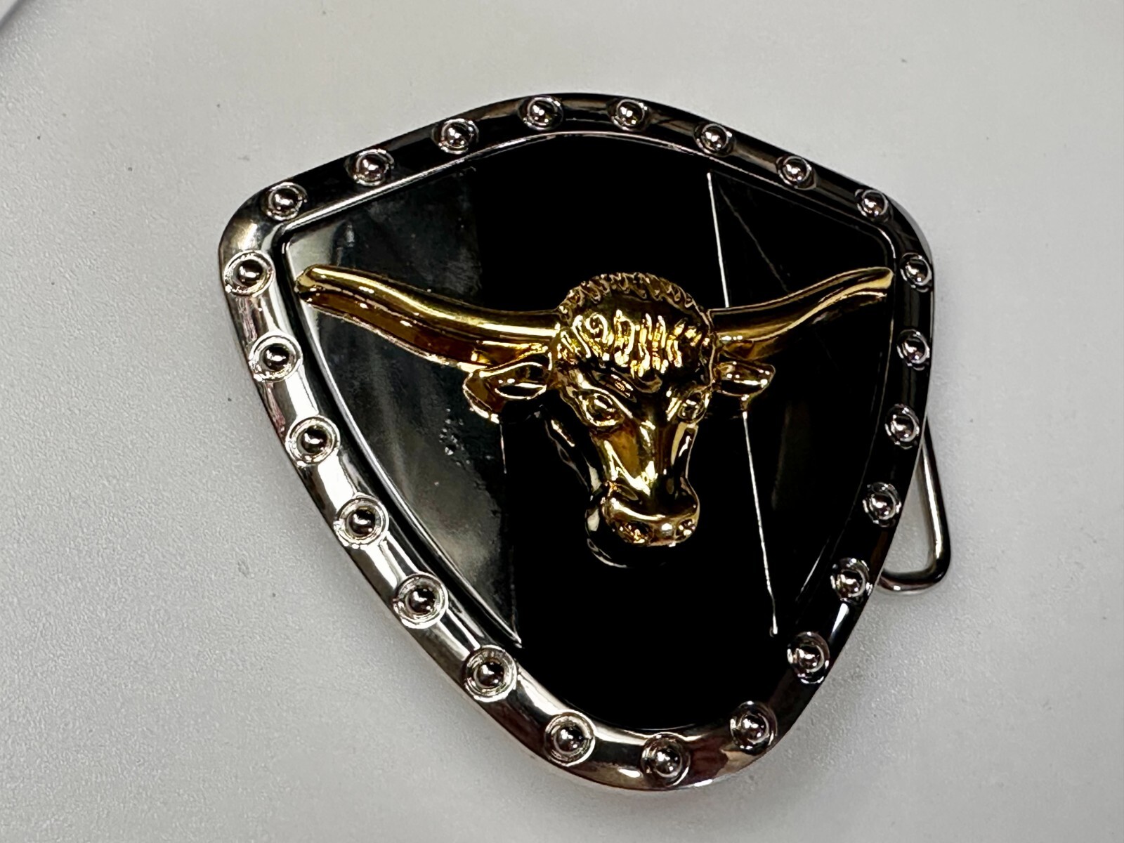Long Horn Bull Steer Cow Black Stripe On Reflective Shield Pattern Belt Buckle