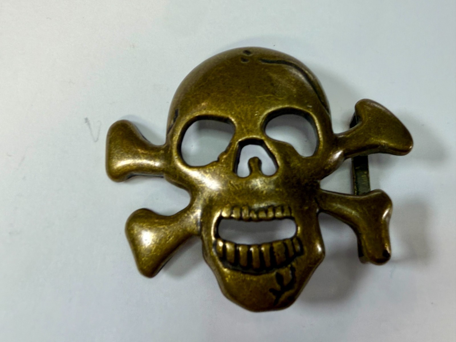 Creepy Skull Crossbones See-Trough Halloween Cutout Belt Buckle For 1.25&Prime; Belt