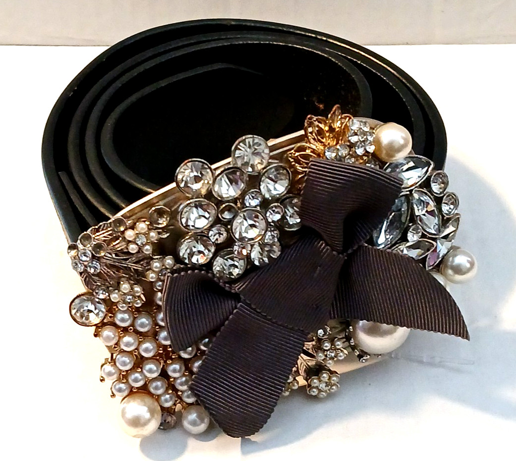 SIGNED DESIGNER CRYSTAL & FAUX PEARL BELT BUCKLE W/ BELT