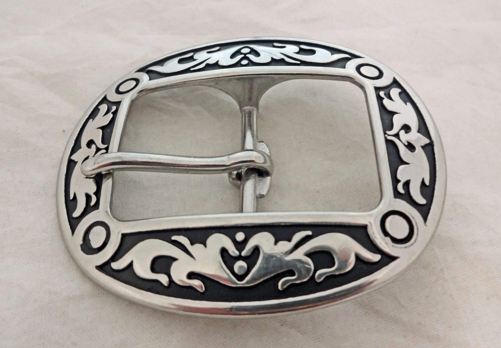 Jeremiah Watt Oval Belt Buckle 1 1/4&Prime; Western Stainless Steel Floral Black Horse