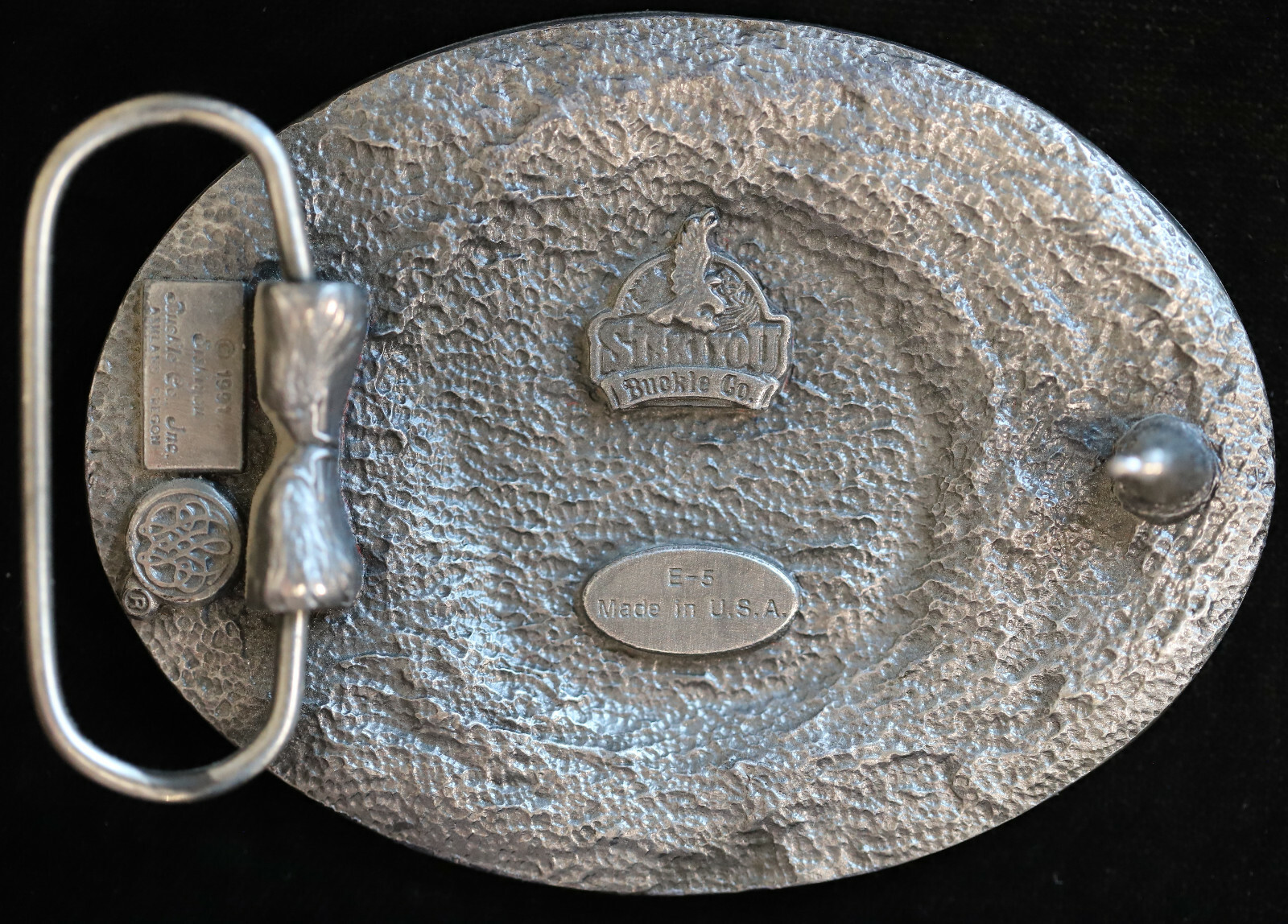 Siskiyou Oval 1937 Buffalo Nickel Coin Enamel & Metal Belt Buckle E-5