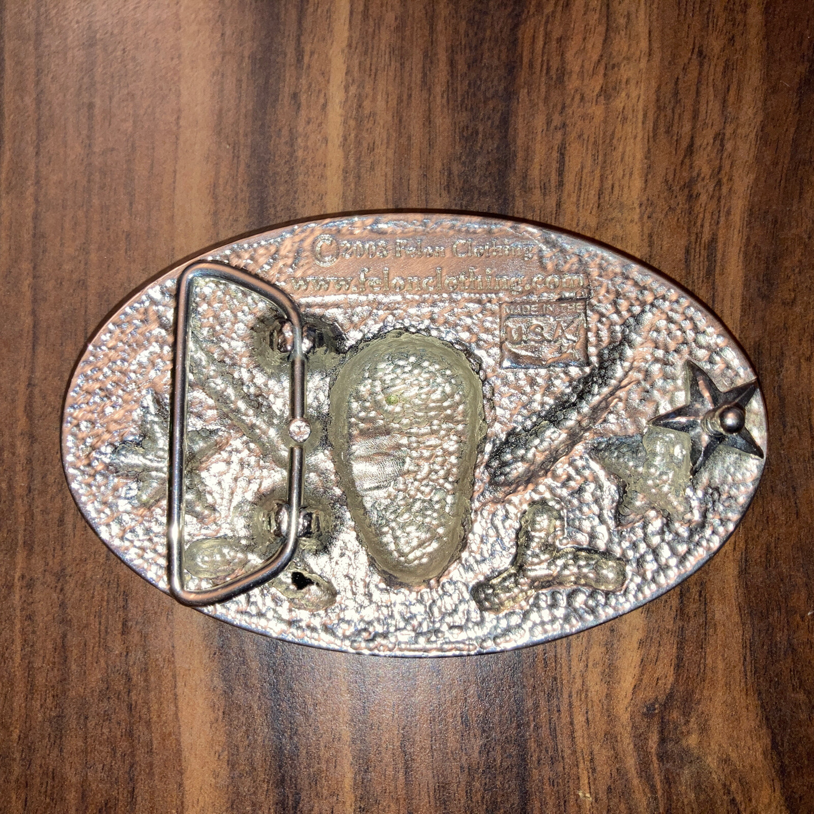VINTAGE 03 NEW (NOS) FELON CLOTHING SKULL SWORDS PUNK BELT BUCKLE MADE IN USA!