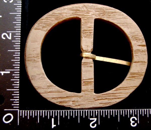 LL04128 *NOS* HAND CRAFTED ***CUT-OUT WOOD*** ROUND TONGUE TYPE BELT BUCKLE