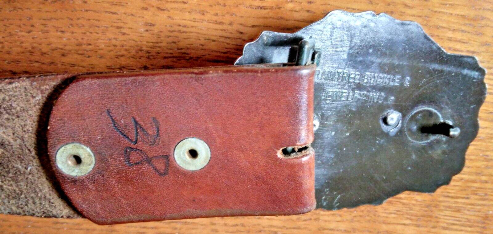 Raintree Grizzly Bear Buckle & Size 38 Leather Belt