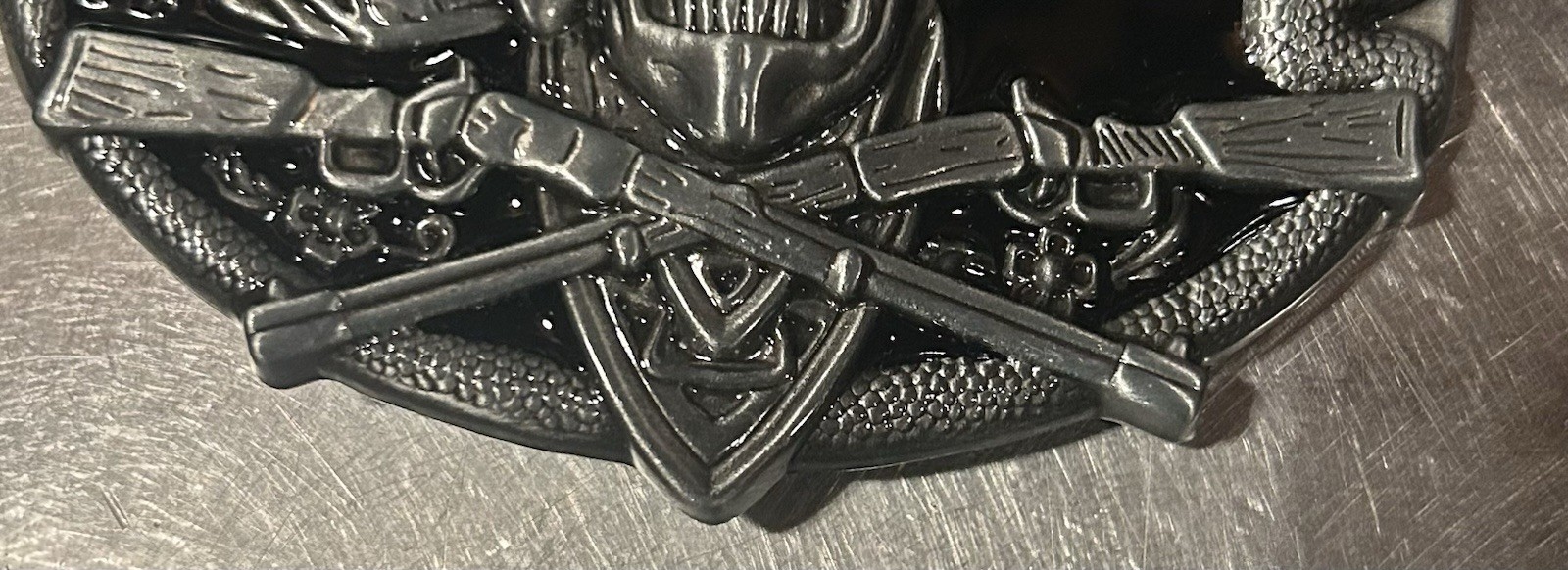 New Western Skull W Hat & Crossed Rifles Metal Onyx Black Enamel Belt Buckle