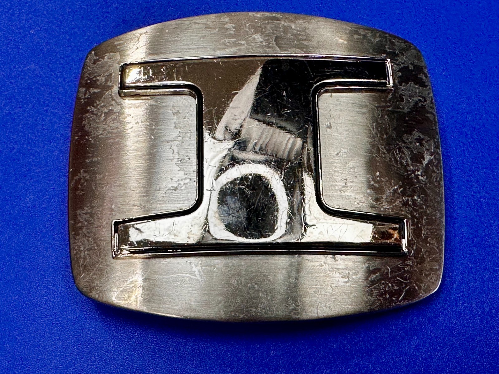 Custom Initial Block Letter I Silver Tone Outlined Reflective Retro Belt Buckle