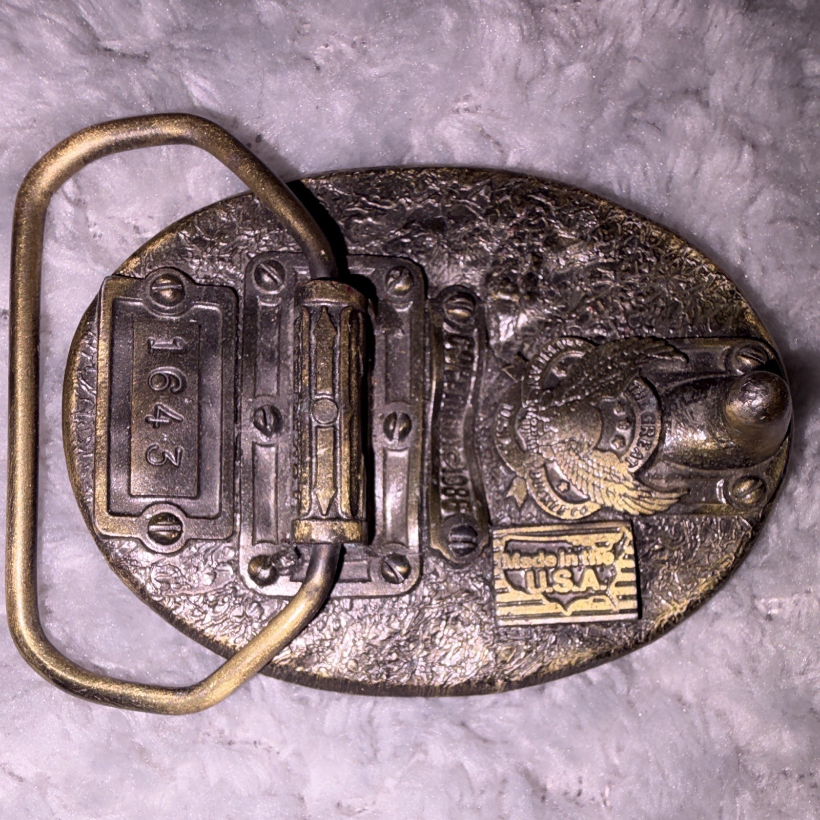The Great American Buckle Company Oval Metal Deer Hunting Belt Buckle 1643