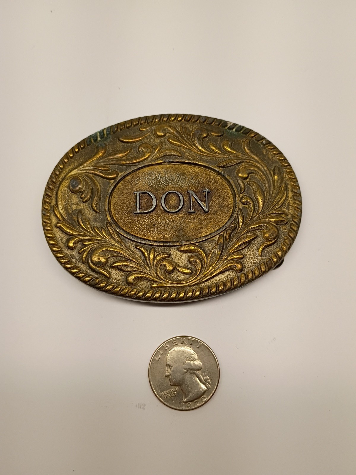 Vintage 1977 The Kinney Co « Don » Oval Metal Belt Buckle