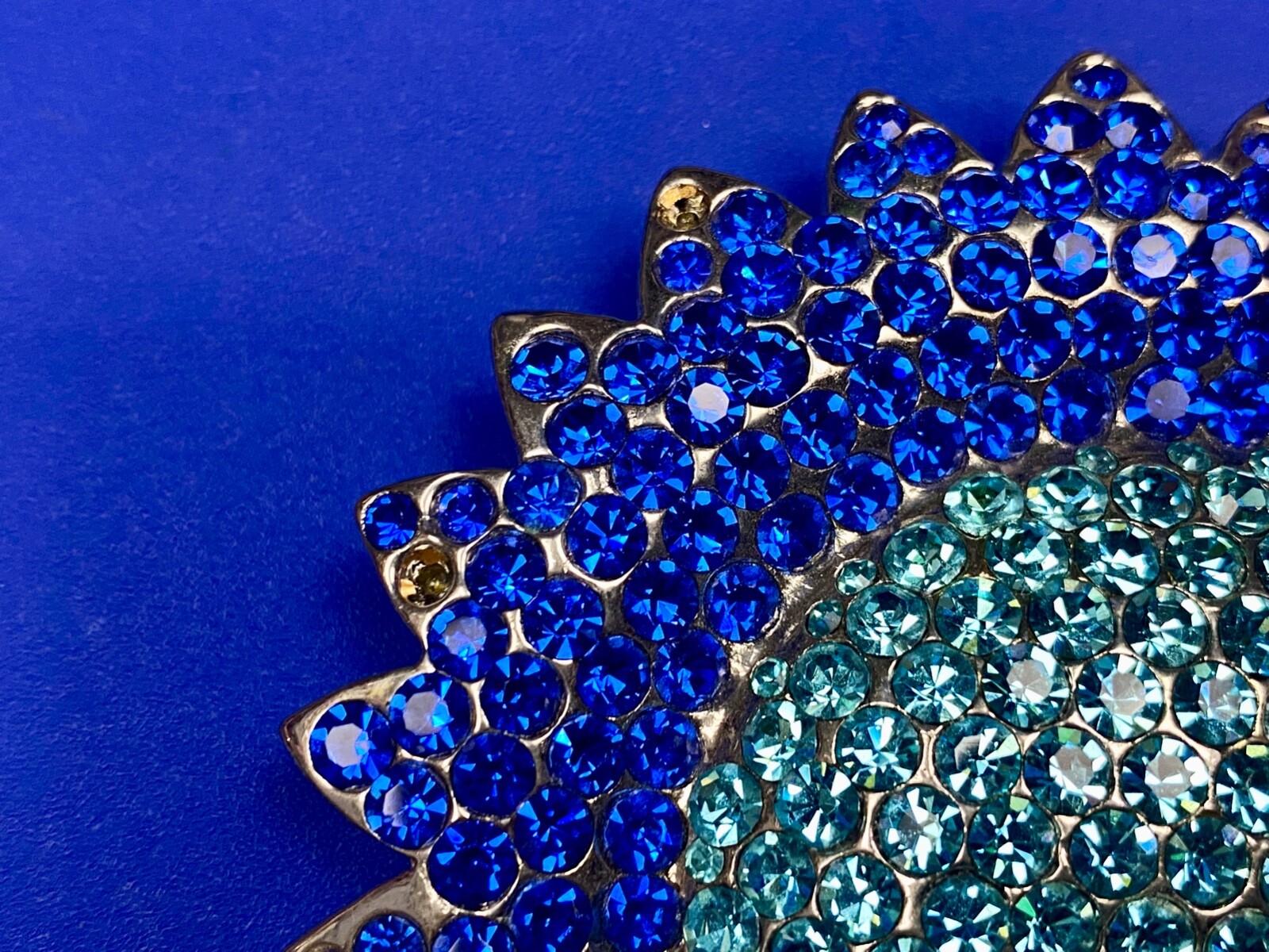 A Blue Green Sea Of Rhinestones – Starburst Cutout Vintage Belt Buckle