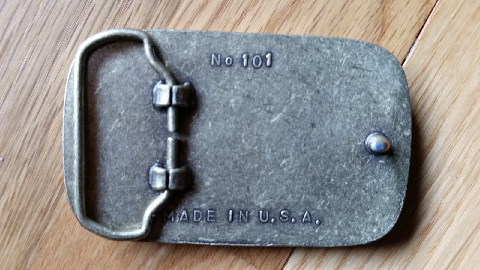 VINTAGE DEER Whitetail Genuine Leather Leather Buckle Made in USA – New