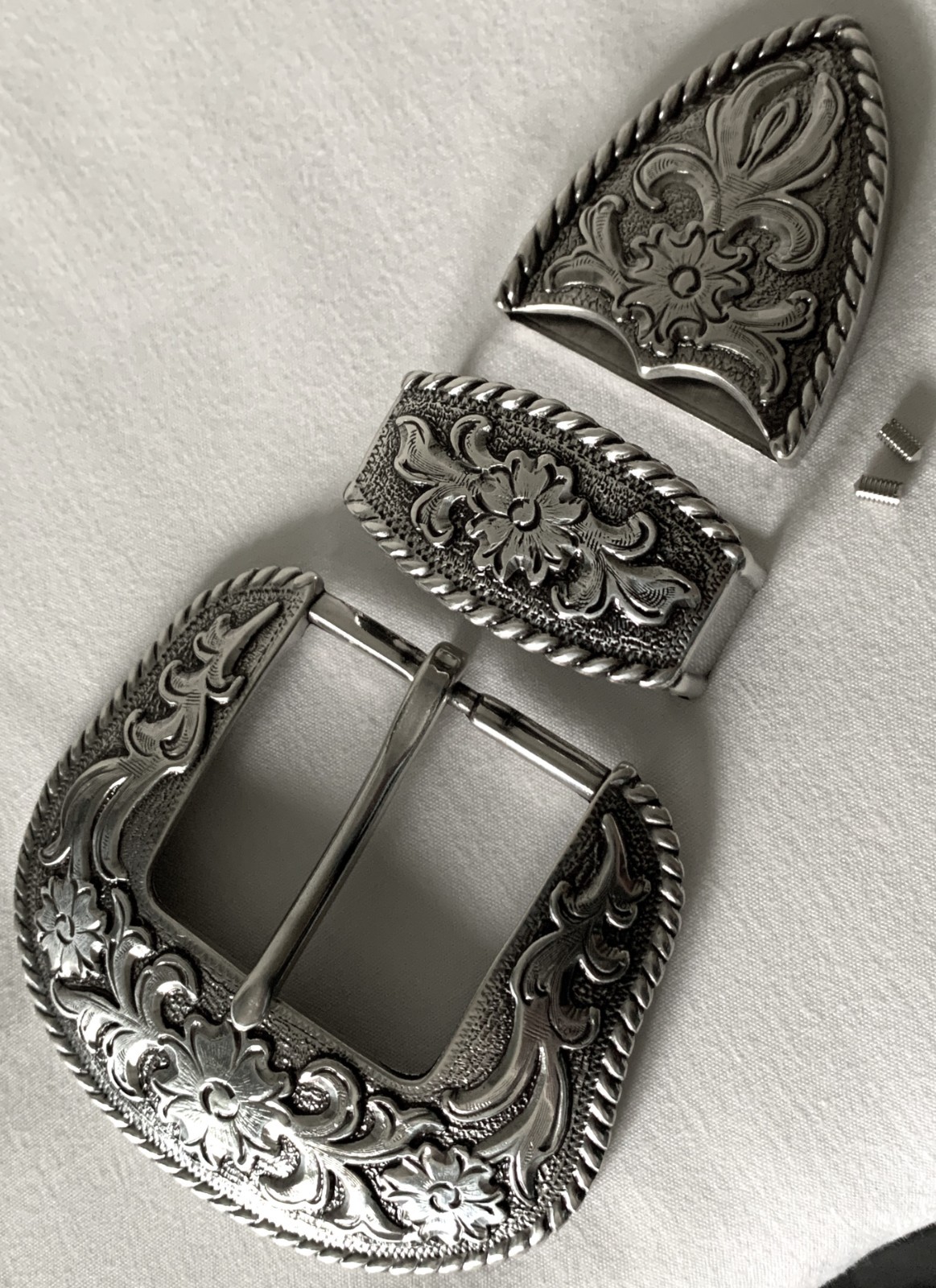 BELT BUCKLES 3pc Buckle Set 1.5 inch Western Floral Scroll Rope Edge Silver NWOT