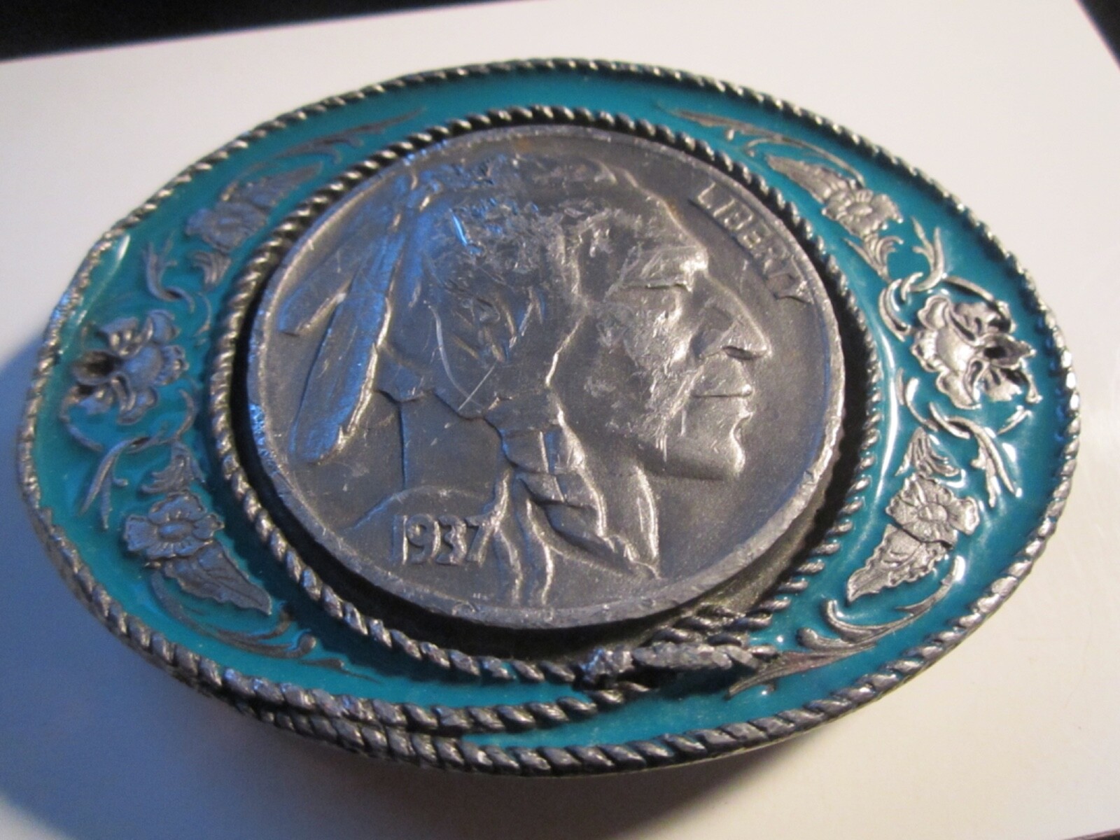 INDIAN HEAD NICKEL THEME BELT BUCKLE GREEN LACQUER ACCENT- GW-9