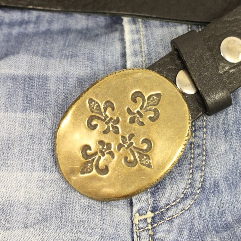 Fleur de Lys Quartet Belt Buckle in Antique Brass – Decorative Metal Buckle