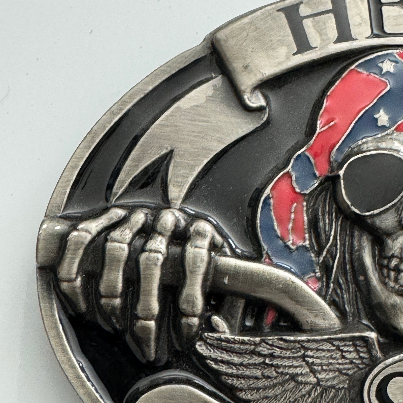 Siskiyou Hell on Wheels Skull Bandana Sunglasses Pewter Belt Buckle OS300