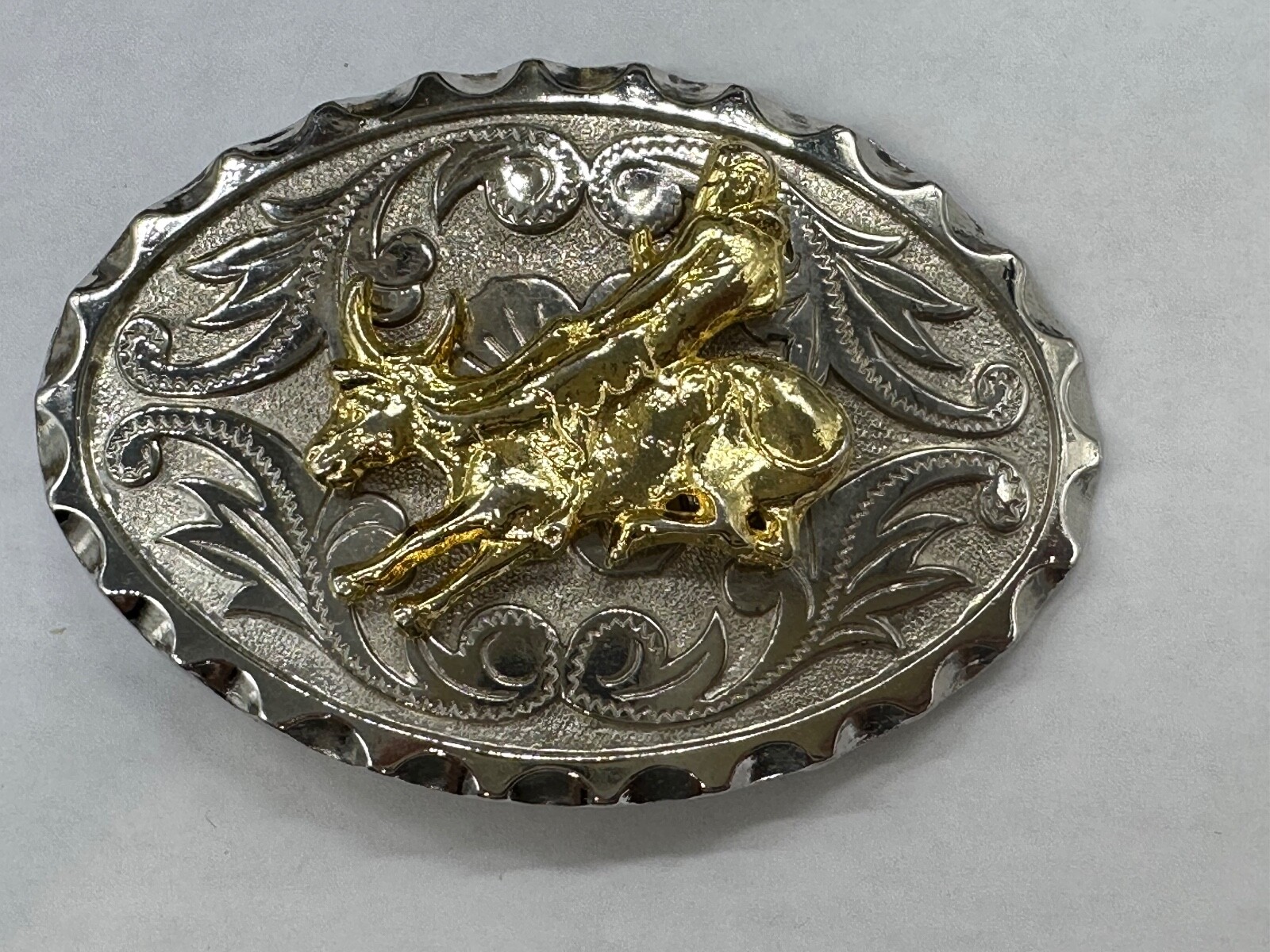 BELT BUCKLE GOLD SILVER TONE SOUTH WESTERN STYLE BULL RIDING MEN WOMEN UNISEX