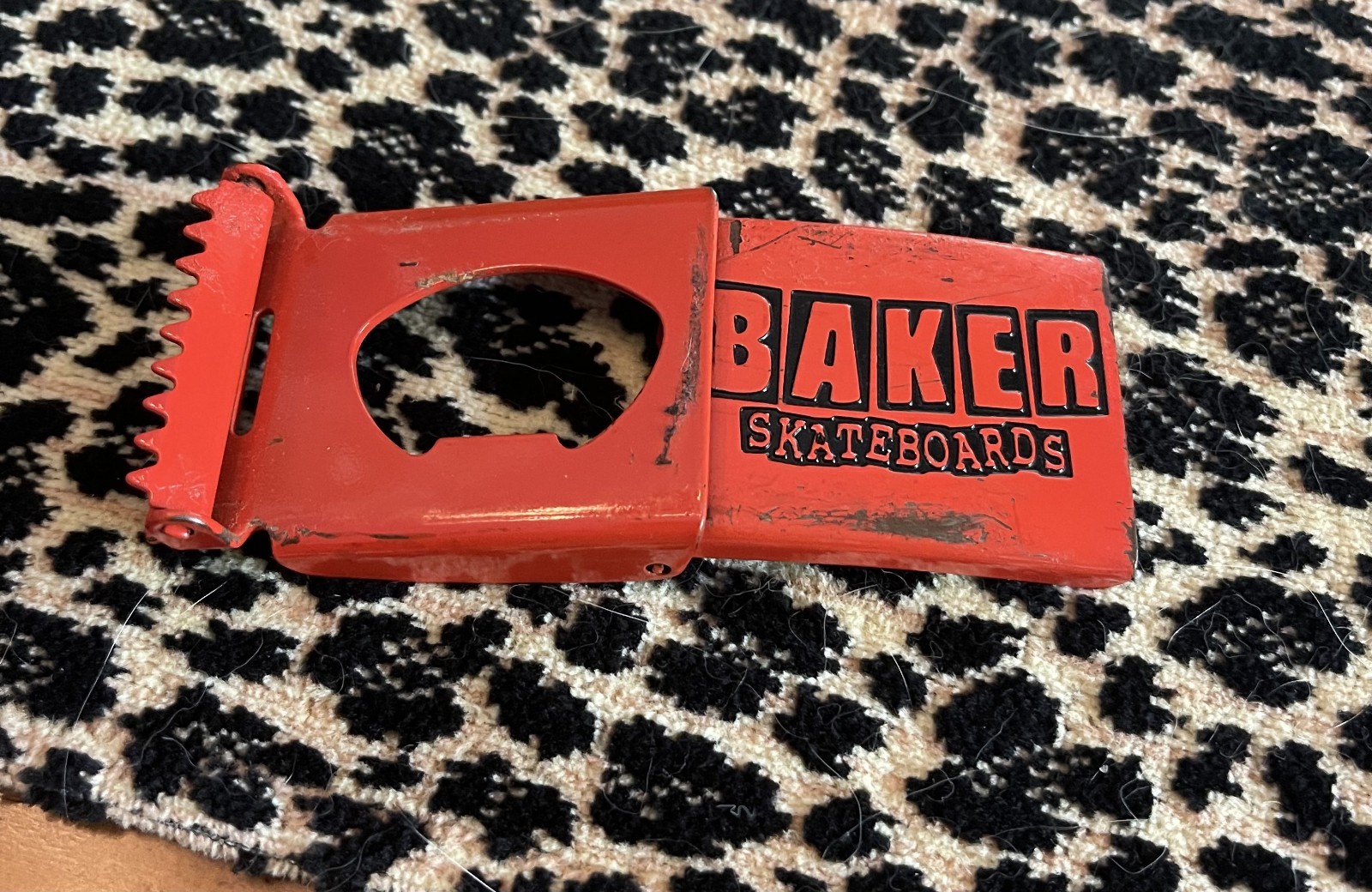 VINTAGE BAKER SKATEBOARDS SKATER BELT BUCKLE RED BLACK Y2K COLLECTABLE USA RARE!