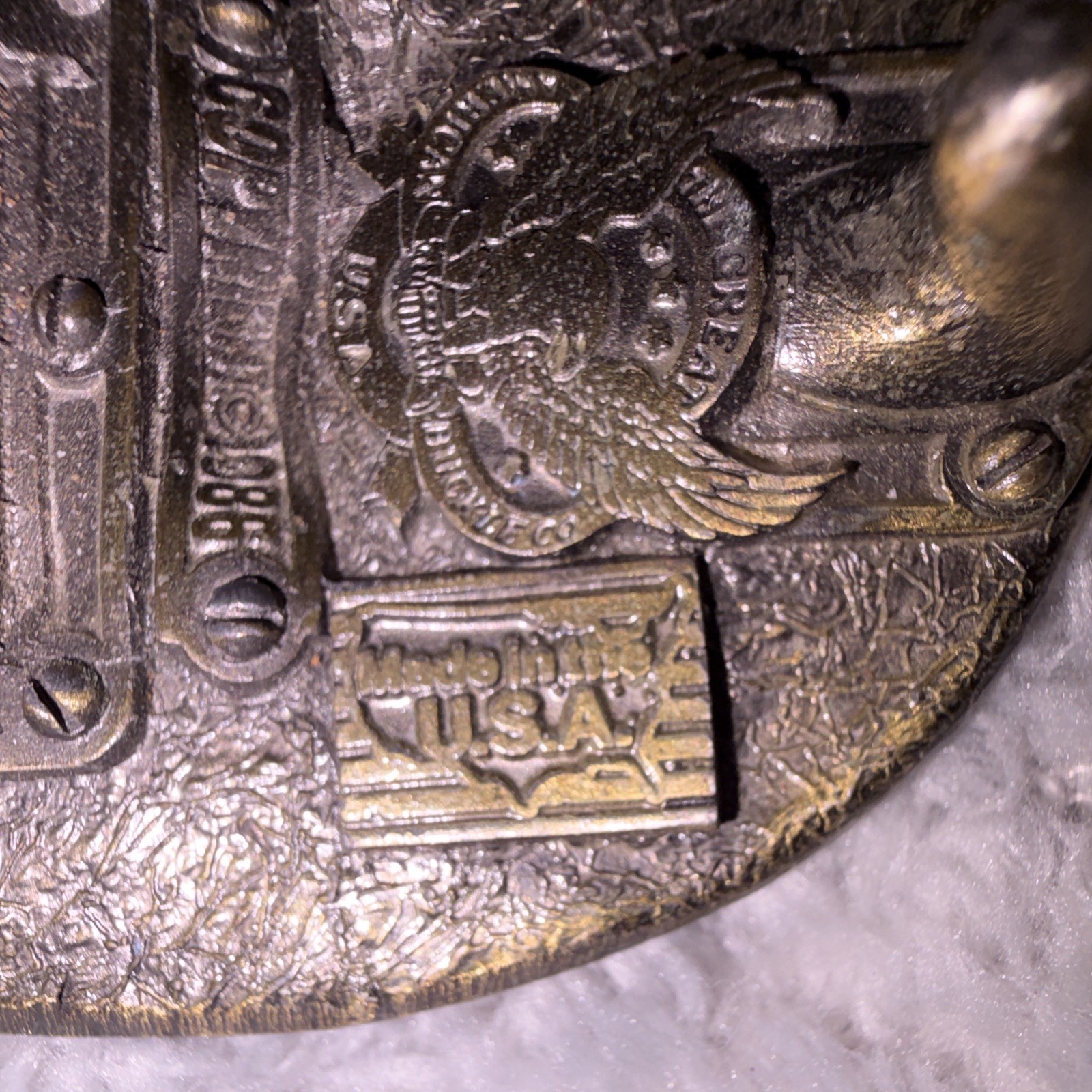 The Great American Buckle Company Oval Metal Deer Hunting Belt Buckle 1643
