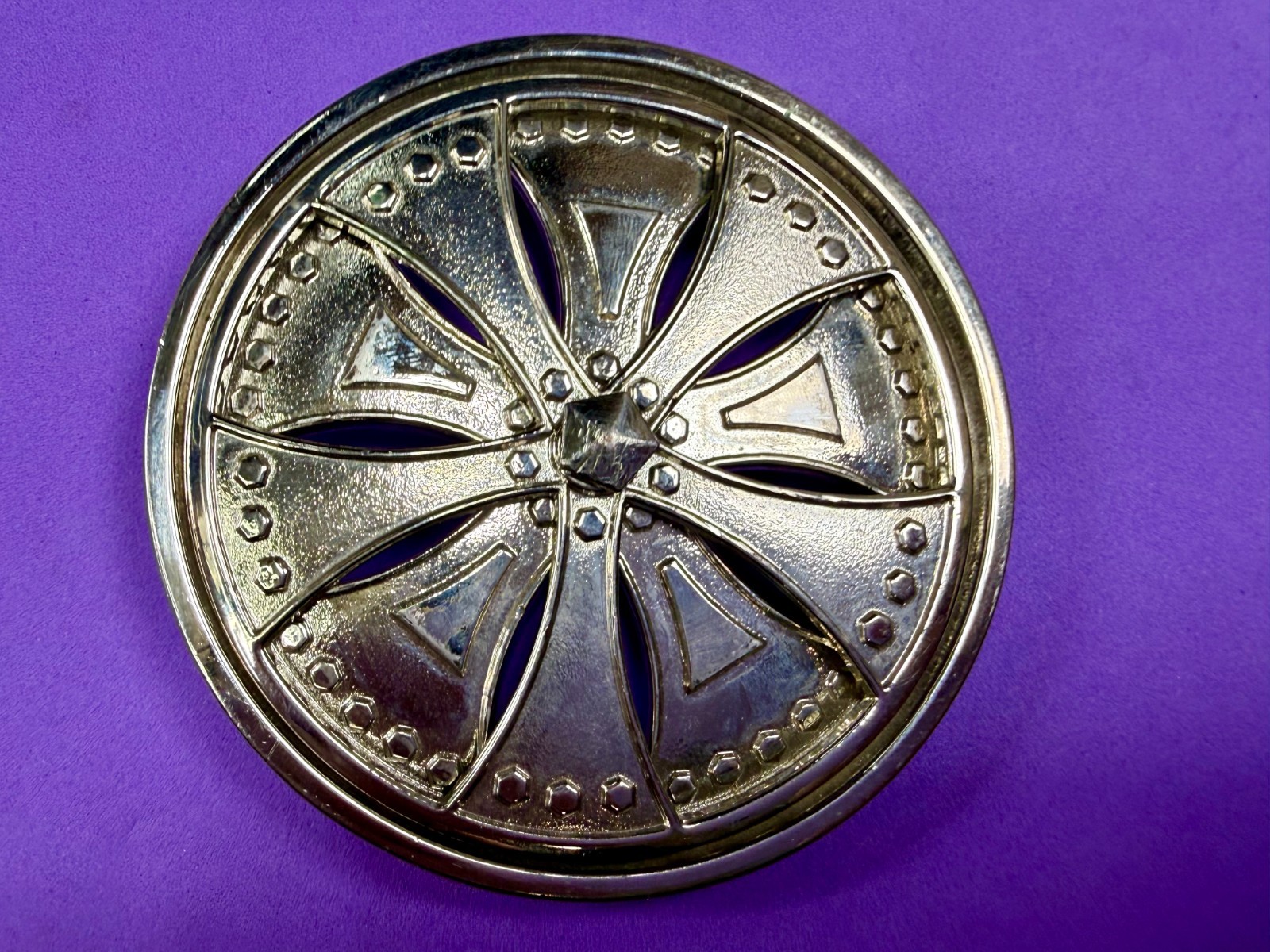 Round Sports Car Truck Rim Tire Spinner Moving Wheel Silver Color Belt Buckle