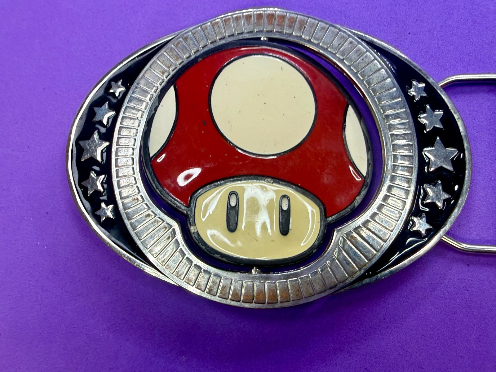 Nintendo Super Mario Bros Game Spinning Mushroom Reversible Novelty Belt Buckle