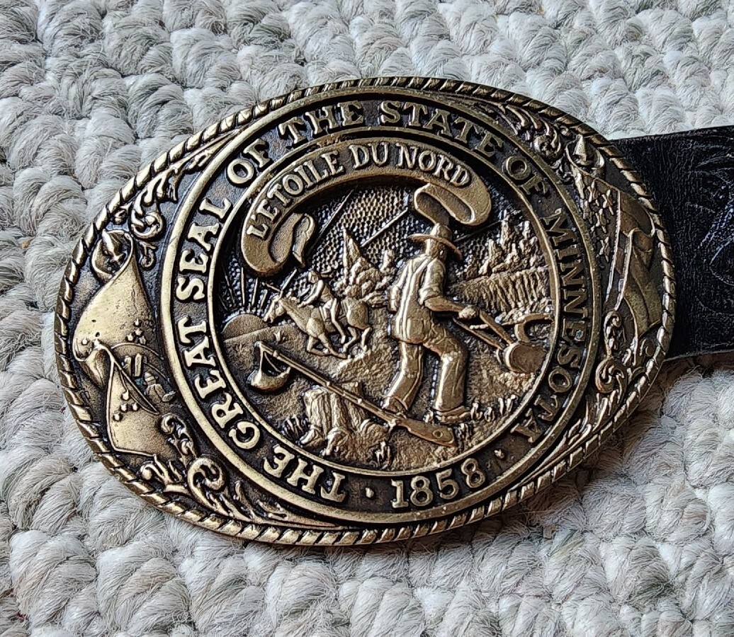 TONY LAMA STATE SEAL OF MINNESOTANA BRASS BUCKLE TOOLED LEATHER BELT MEN&rsquo;S 36