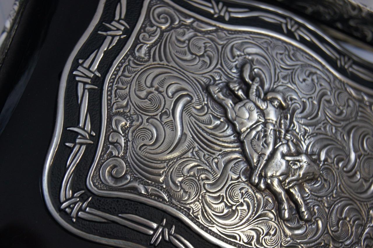 CRUMRINE Belt Buckle BULL RIDER Barbed Wire border M & F Western cowboy 38028