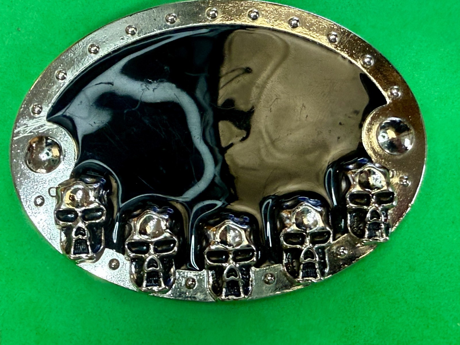 Creepy Five Skull&rsquo;s Head Black Enameled Halloween Gothic Punk Biker Belt Buckle