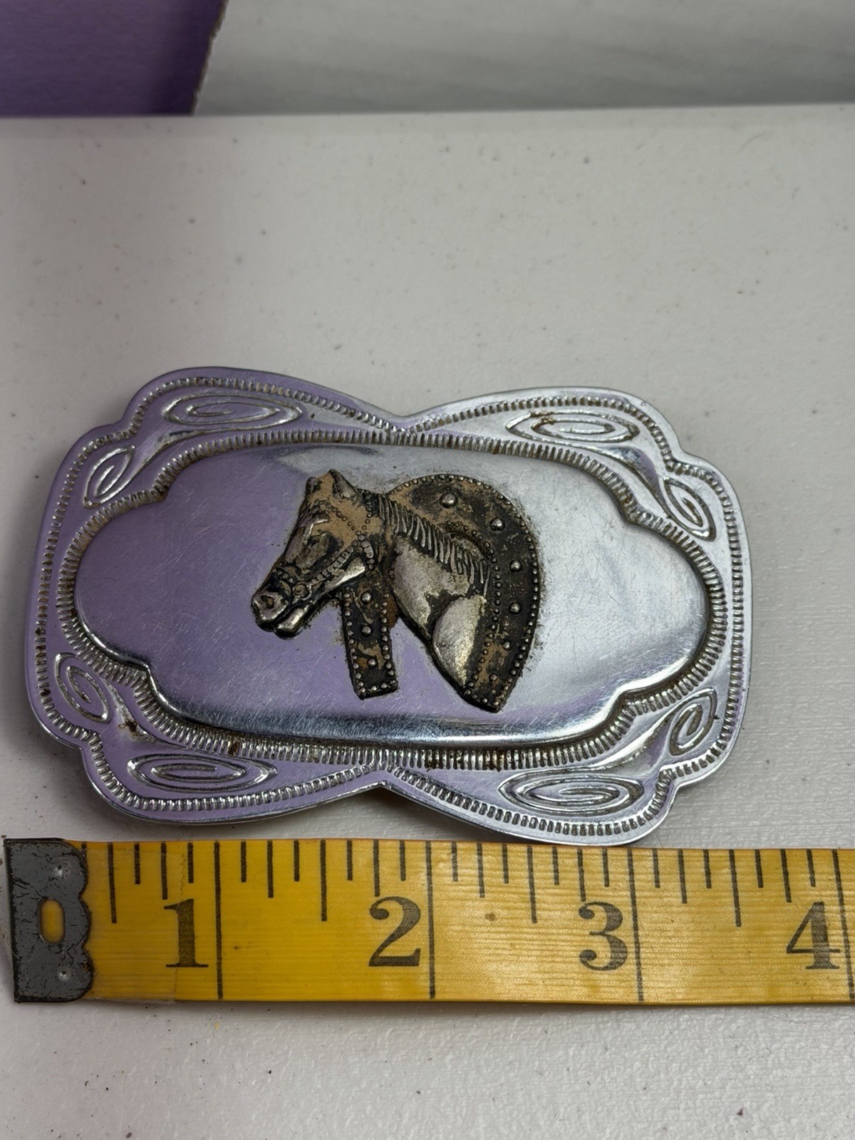 VINTAGE HORSE WITH HORSE SHOE THEME BELT BUCKLE Hong Kong