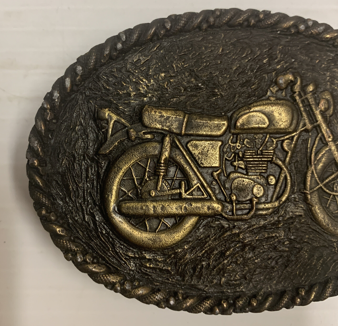 Used Unbranded Brass Tone Motorcycle Belt Buckle 6 OZ 3 5/8 Inches Long U6