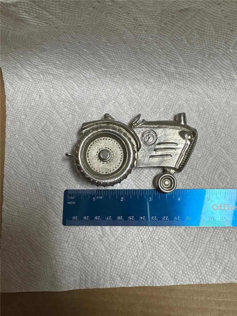2004 Silver Star Tractor Belt Buckle with Moving Wheel