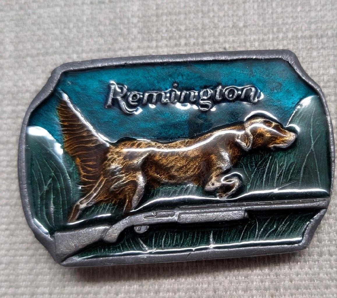vintage HUNTING DOG belt buckle REMINGTON irish setter WESTERN duck hunt GUN