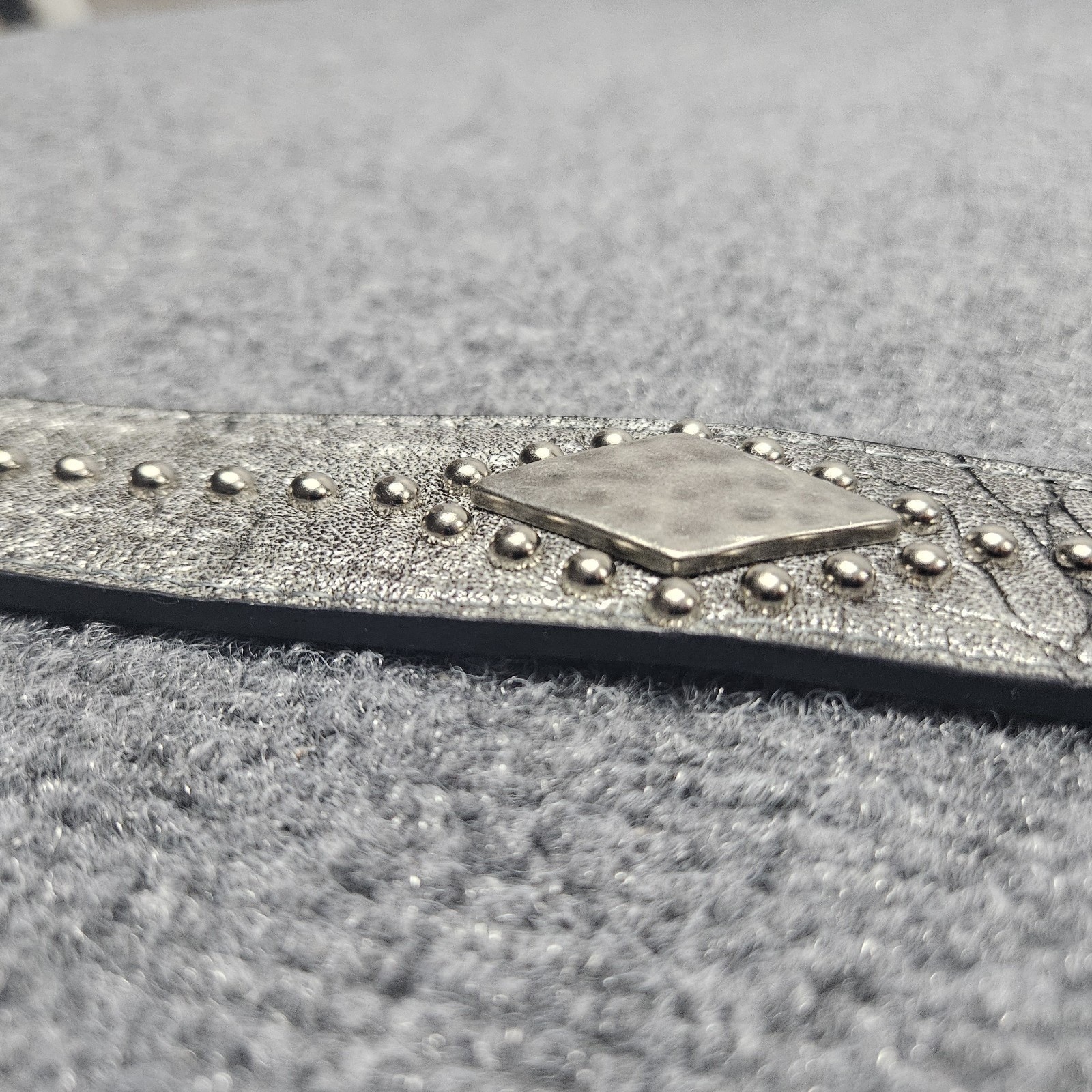 3D Leather Lined Western Belt XL Hammered Oval Buckle Studded Silver Cowboy