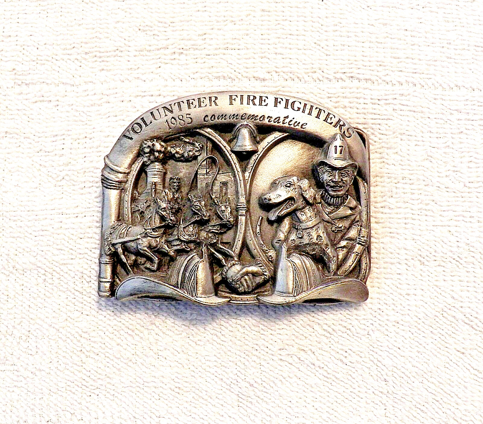 LIMITED EDITION VOLUNTEER AMERICAN FIRE FIGHTER 1985 COMMEMORATIVE 1488/2500 BB7