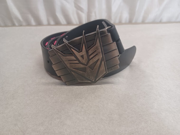 2007 TRANSFORMER BELT BUCKLE – HEAVY Hasbro with belt very nice 38in BELT