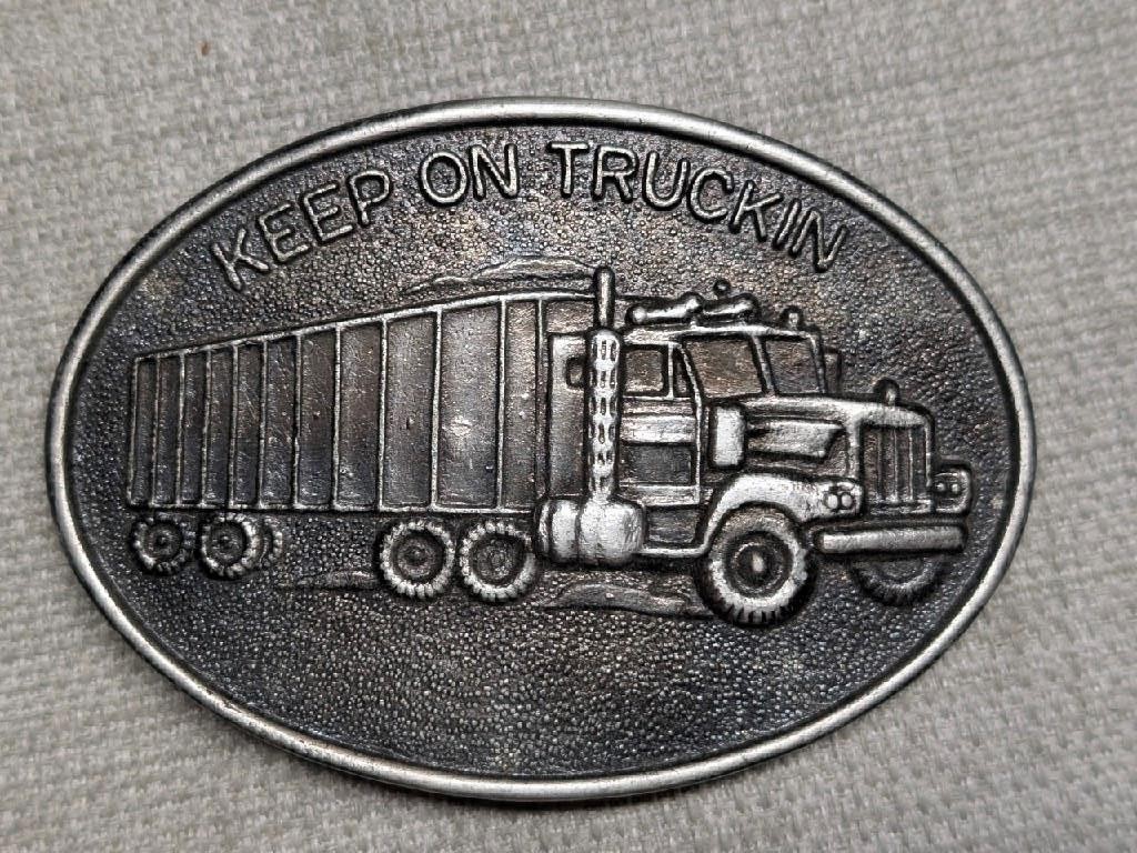 vintage KEEP ON TRUCKING belt buckle TRUCKER semi-truck WESTERN cowboy