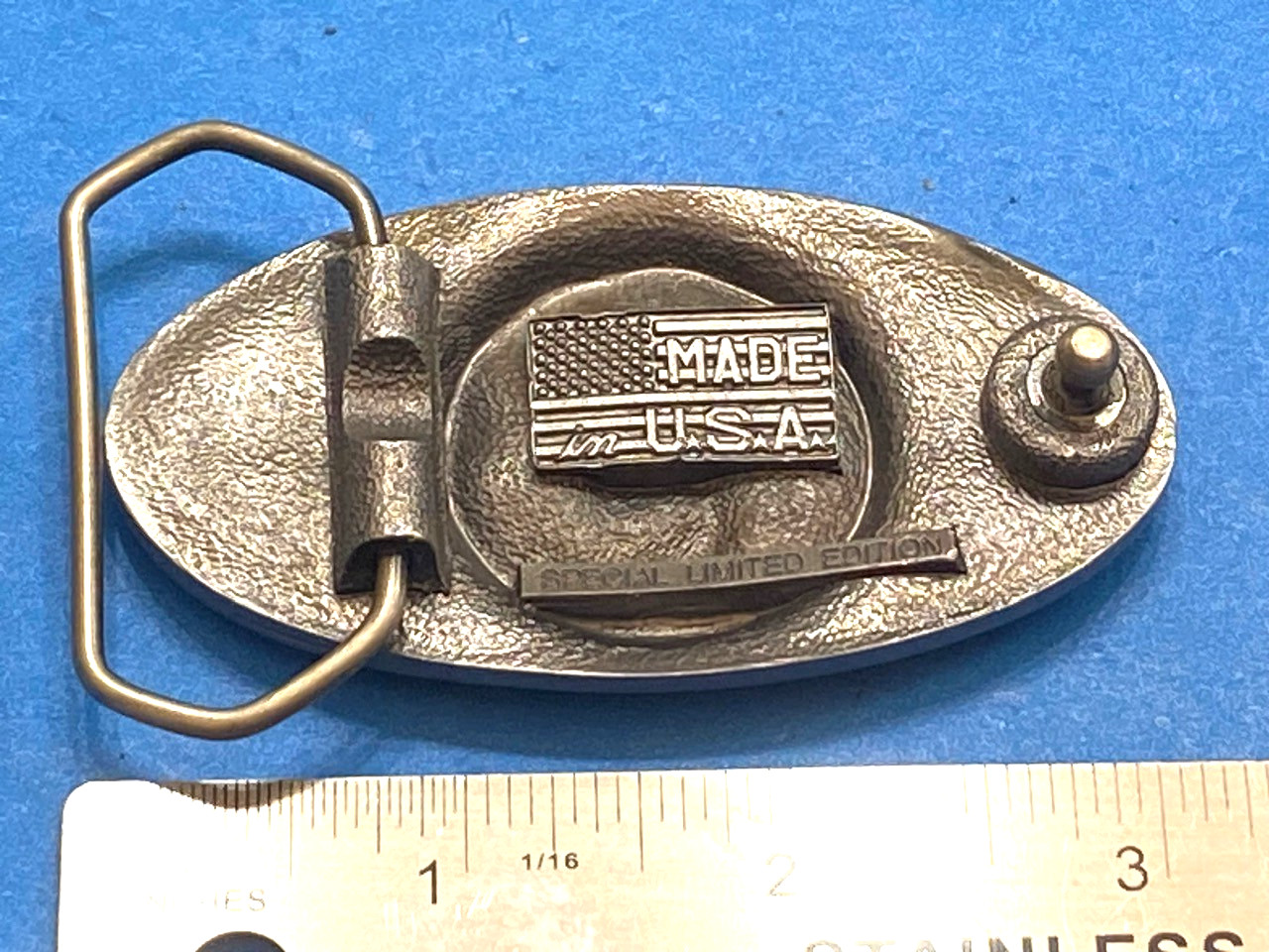 Vintage BEAR MGC Bear & Son Cutlery Pocket Knives Knife Belt Buckle