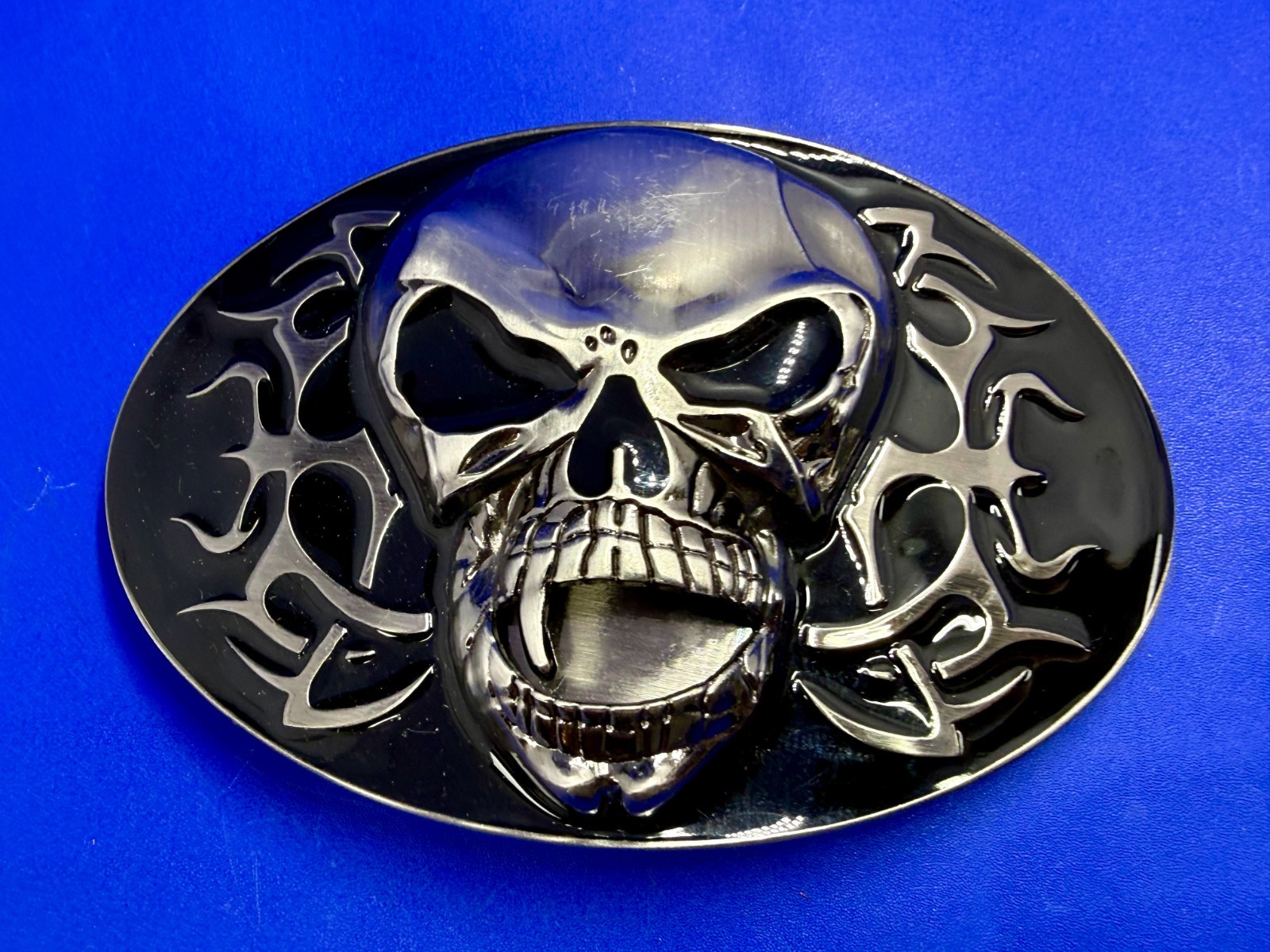 Creepy Flaming Vampire Skull with Fang Gothic Punk Pre Loved Belt Buckle