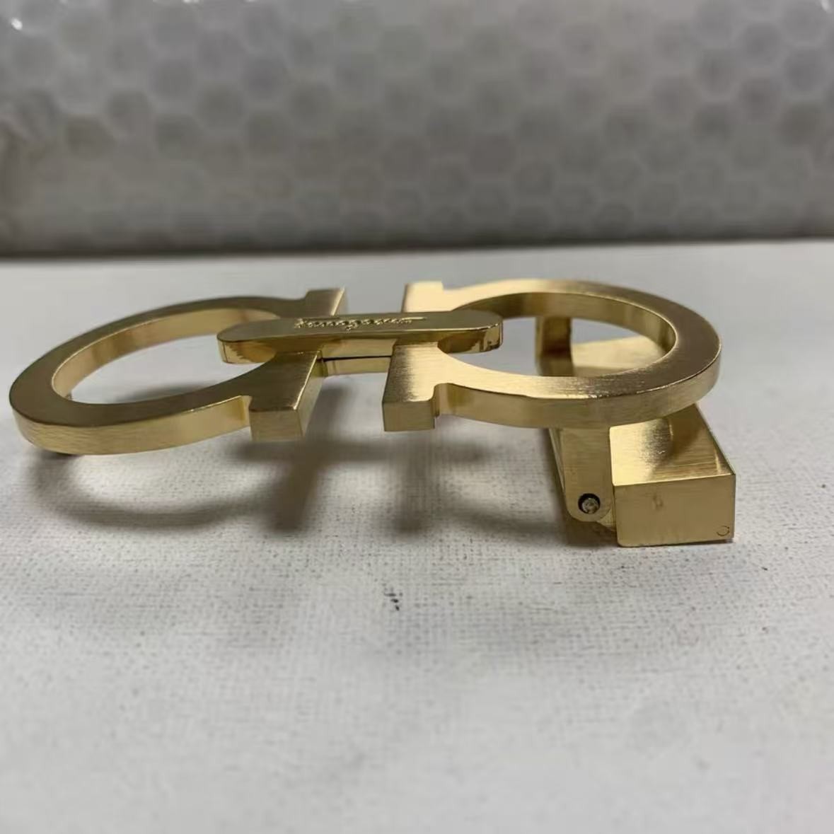 Ferragamo Classic Men&rsquo;s Gold Gancini Copper Belt Buckle fits 3.5cm wide Belts