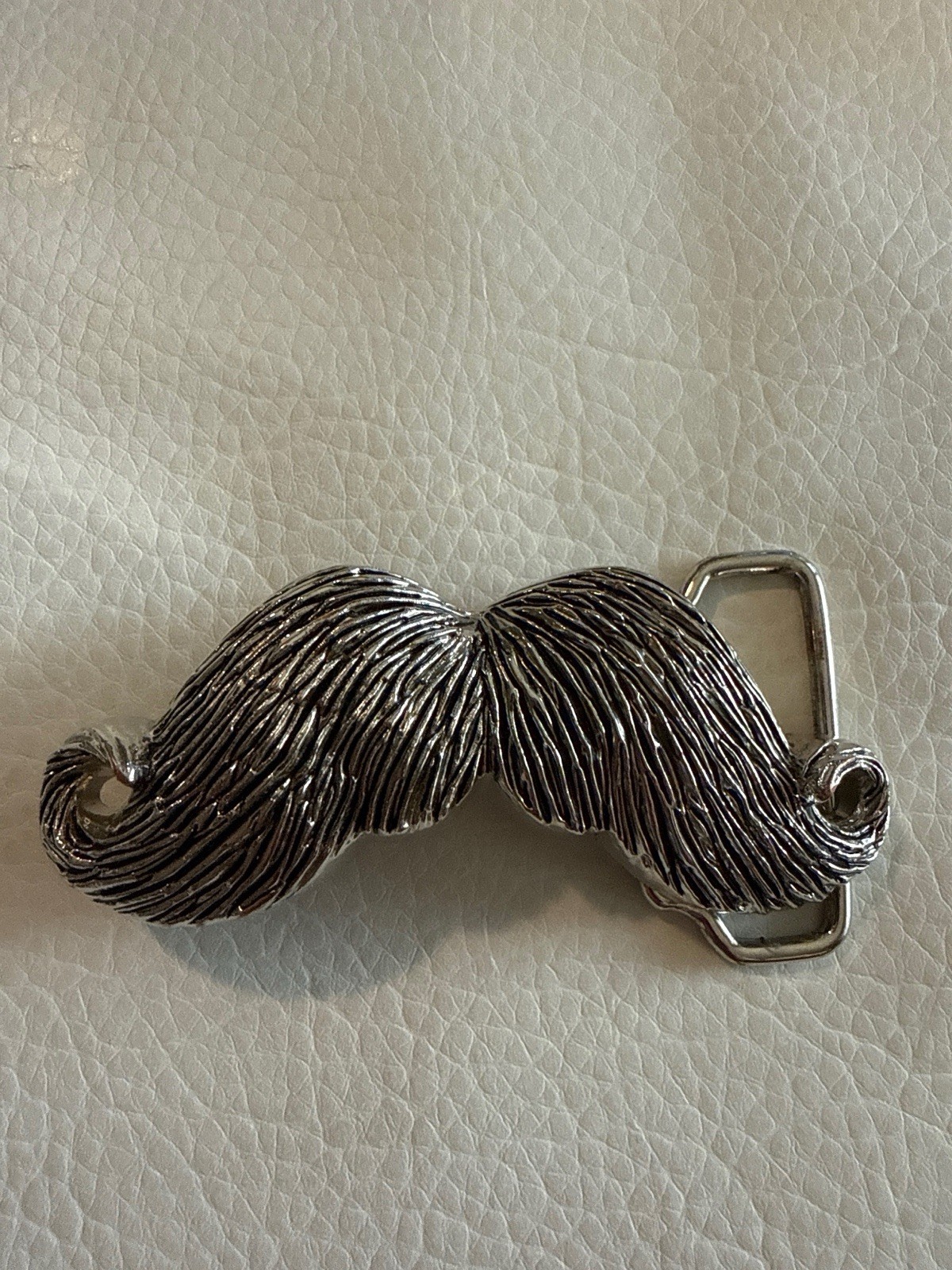 Buckle Rage Handlebar Mustache Novelty Belt Buckle Silver Tone Hipster Kitsched