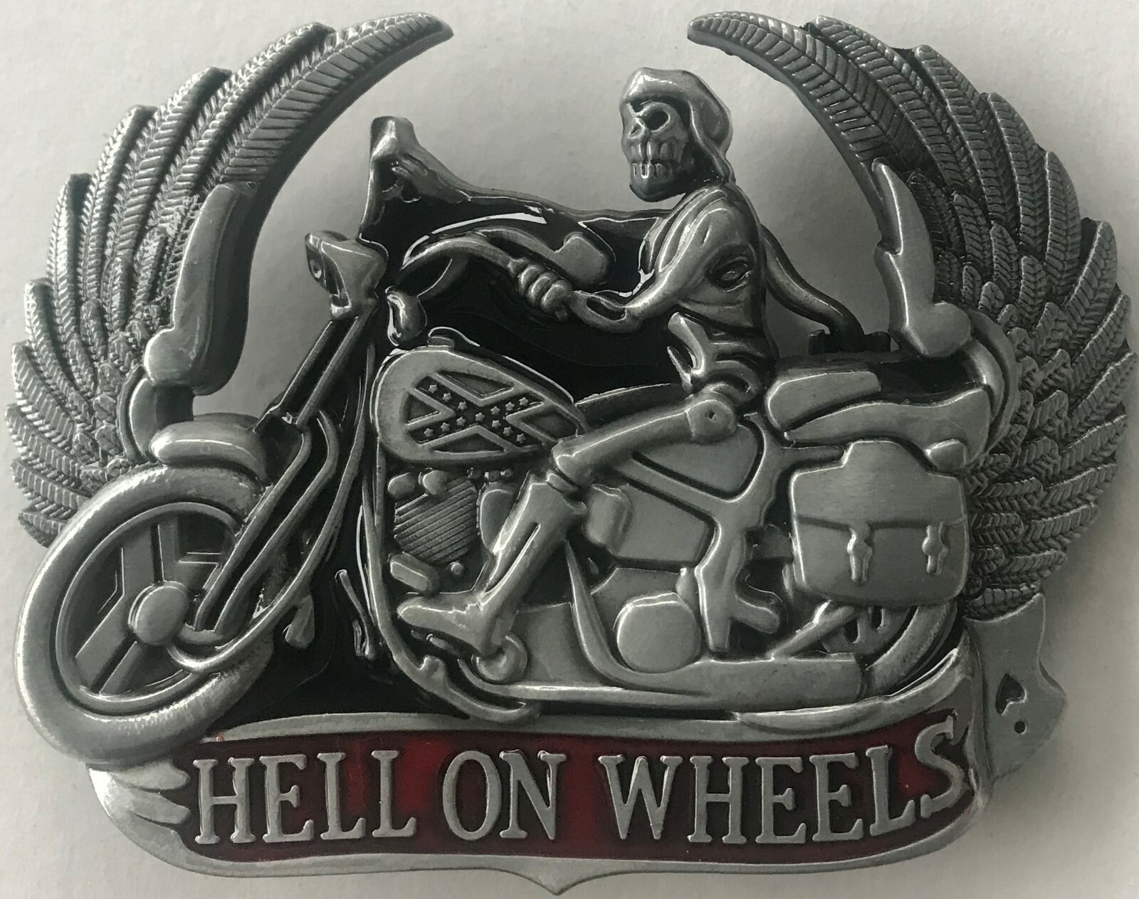 HELL ON WHEELS BELT BUCKLE – SKULL – FLAG ON TANK – BIKER