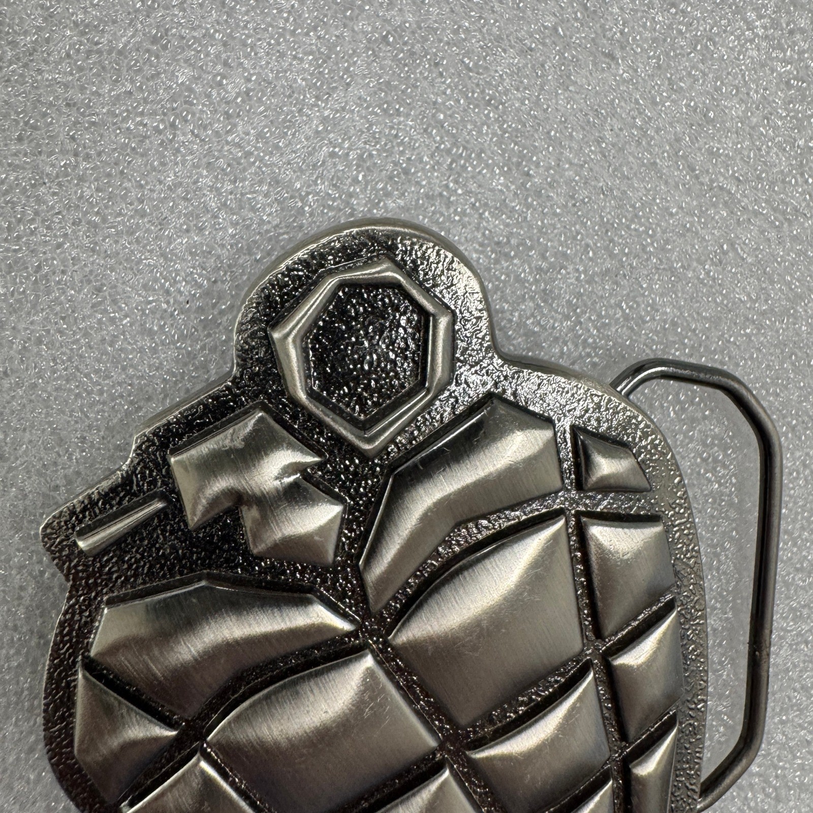 2004 Reprise Records Grenade Heart Belt Buckle Licensed Cinder Block Inc