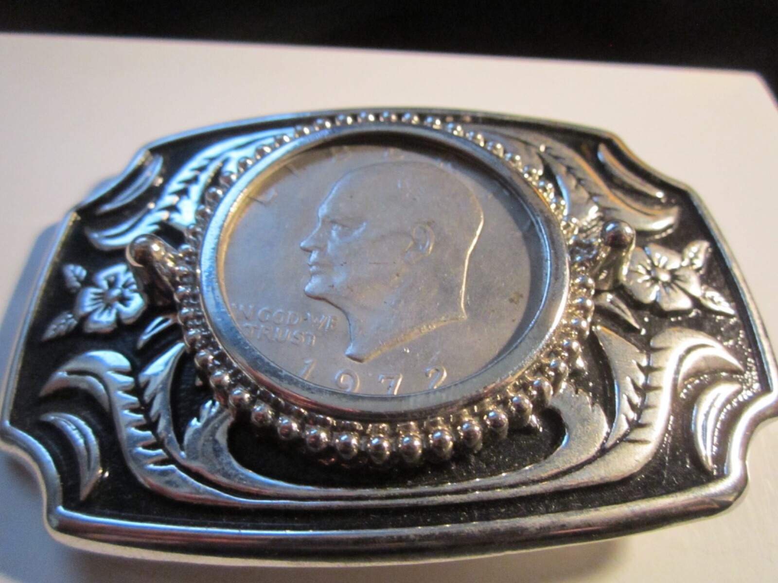 1972 LIBERTY SILVER DOLLAR COIN BELT BUCKLE – GW-9
