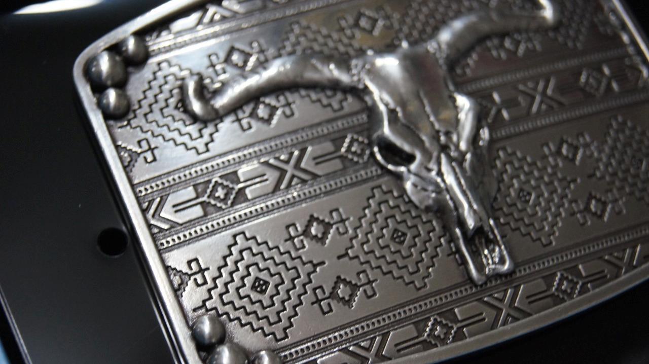 M&F WESTERN Nocona Western Belt Buckle Longhorn Steer Skull Belt Buckle 37716